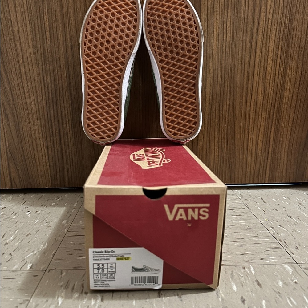 Van shoes. Size 7 in women. Green and white pattern. - Picture 3 of 5